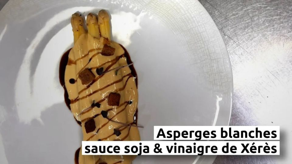 A feu doux : Aime #03 Asperges blanches sauce soja et vinaigre de Xérès